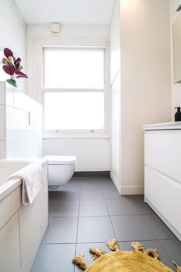 Modern & Spacious 1 Bedroom Clapham Junction Flat London Exterior photo